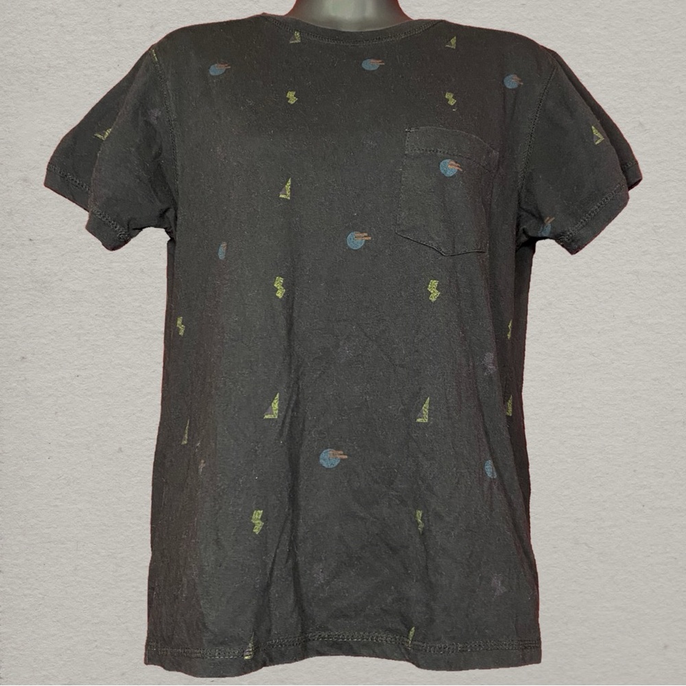 Super Massive Black 80s Shapes Graphic Pocket Tee